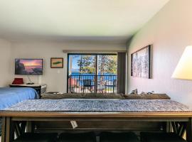 Striking Studio w/Lake View #244 at Donner Lake Village – hotel w mieście Truckee