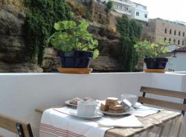 Casa Bajo la Roca, Familienhotel in Setenil de las Bodegas