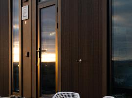 Bruce Farm Alpaca Cabin 2 by Tiny Away، فندق في بالكلوثا