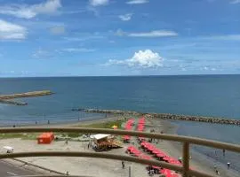 Apartamento frente al mar, cerca al centro histórico
