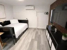 PrimeStay Modern Studio in Prime Location