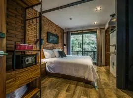 Hotel Oxú & Gampling Solo adultos
