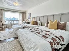 Cozy Studio with 2 Beds & Private Bathroom