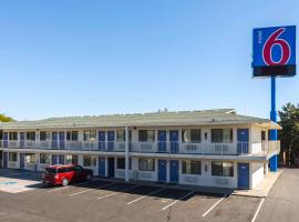 Motel 6-Reno, NV - West, hotel in Reno
