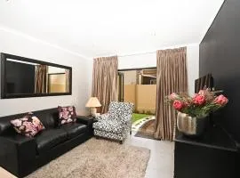 Velvet & Bloom Cottage in Durbanville