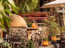 Mes&oacute;n De Leyendas Breakfast & Downtown, готель із гідромасажними ваннами у місті Вальє-де-Браво