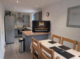 The Calvers - Contractor ready 4-bed house parking, fast WIFI & smart TVs by Hosterooo, hotel a Halton