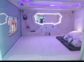 Shakti Capsule Jakarta, hotel u gradu Mantaak