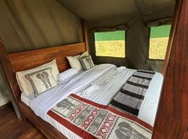 Tangi Elephant Camp, Hotel in Pakwach East