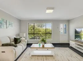 Fresh Style! Close to UniSQ & Hospital!