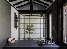 Luxury Hanok Mueok