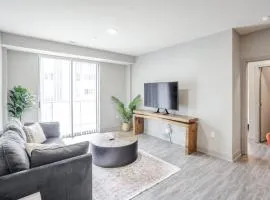 CozySuites - Current at the Banks