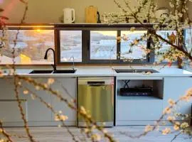 TAWA HOME l 2BRD 3WC - Panorama Glasshouse View Da Lat of CoCohome