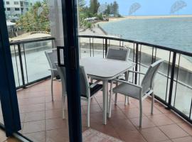 Waterfront Apartments Caloundra, Hotel in Caloundra