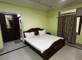 Townhouse Godavarikhani Bus Terminal Formerly Sai Leela Residency, hotel di Rāmgundam