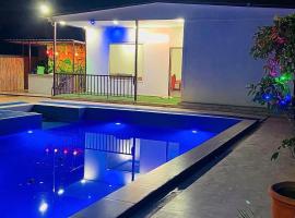 Drop Hills Farm Noida, khách sạn ở Noida