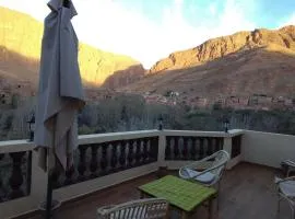 La maison blanche des Gorges de Todra