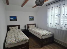 New and comfortable two bedroom house、ガルナのホテル