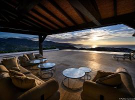 Palacio de Cantalobos, hotel u gradu Almunjekar