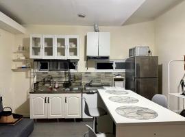 Affordable Staycation Home for 2-3 People!, hotel i Dauin