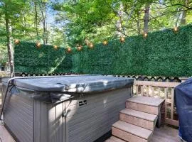 Newly Updated Vacation Home with Hot Tub & Fire Pit Near Bryce Resort, Mount Jackson VA