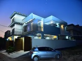 Luxury Guest House in Rabwah Locals not allowed