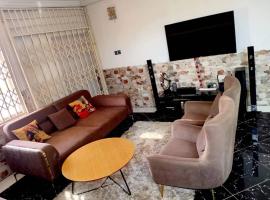 Domino Studio Apartment - East Legon Hills, hotel a Santeo