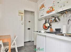 Petit cocon calme avec jardin, Hotel in Bois-Colombes