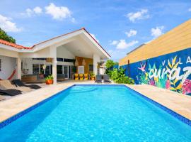 Villa Curazon met privézwembad vlakbij het strand!, Hotel in Jan Thiel