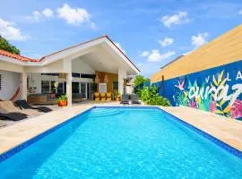 Villa Curazon met privézwembad vlakbij het strand!
