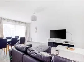 Bedroom apartment with balcony and pool