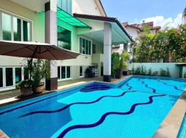Ipoh Sky Pool Villa, 20 Pax with Kbox, Gym & BBQ, hotel sa Ipoh