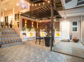 Prim Travellers Inn、コロンのホテル