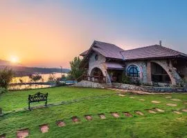 SaffronStays Lattitude By The Lake