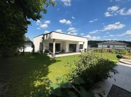 Villa am Land - Ganzes Haus mit Garten