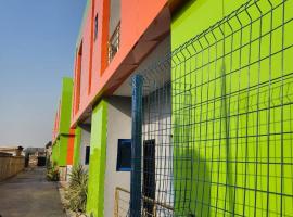 Paradise Beach Holiday Apartments โรงแรมในOkunaja