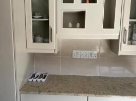 Abebe Guest House, hotel u gradu 'George'