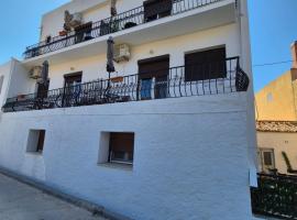 Kostas Studios Apartments - Ενοικιαζόμενα δωμάτια με κουζινάκι, hotel v destinaci Mirina