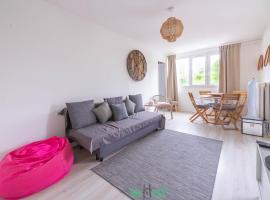 Relaxing getaway 30 minutes from Paris for 4 people, hotel din Guyancourt