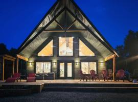 Spa - Pool Table & River - La Biche de Coulonge, Hotel in Fort Coulonge