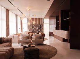 The Fiction, מלון באתונה