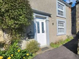 Peak Cottage - Cosy Family Retreat in Peak District
