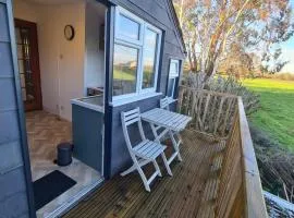 The Garret 1 Bed Apartment-Free Parking-Balcony
