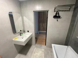 Апарт отель Радуга вест, hotel a Koshkolʼ