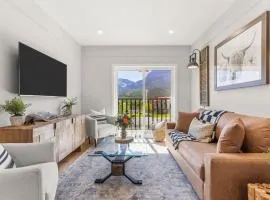 4BR Getaway w MTN View Balcony Near DT and Banff