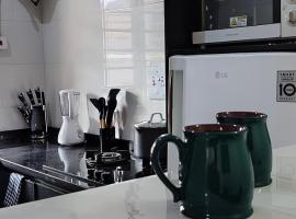 Obern Home Sweet Home Service Apartments Warri, Hotel in Warri