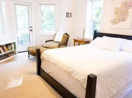 Private 2-Bedroom Second-Floor Residence, Bala Cynwyd