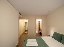 Music Apartment II: Bicas'ta bir otel