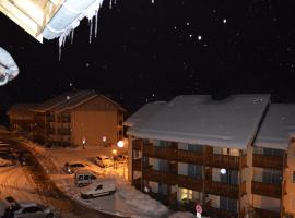 Les Reflets d'Ax, hotel in Ax-les-Thermes