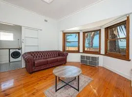 The Largs Lookout - Modern Coastal Apartment